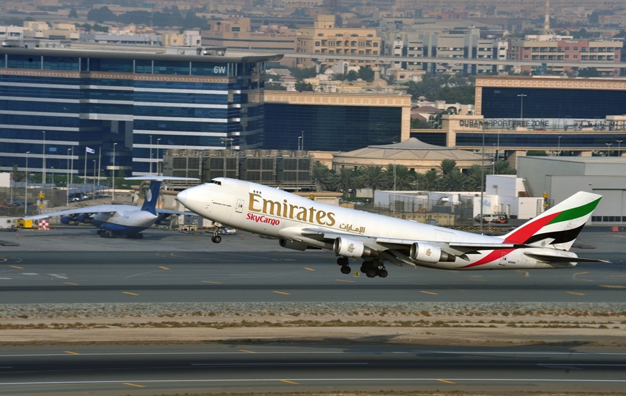 El aeropuerto de Dubai prohíbe las maletas redondas
